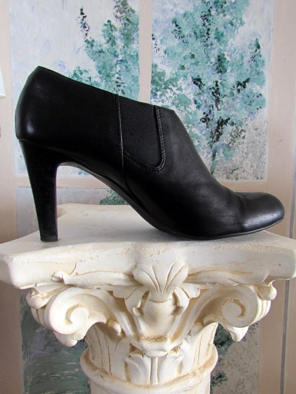 BLACK LEATHER HIGH HEELED ANKLE BOOTS, 8 1/2, FRANCO SARTO 3" HEELS SLEEK SHAPE